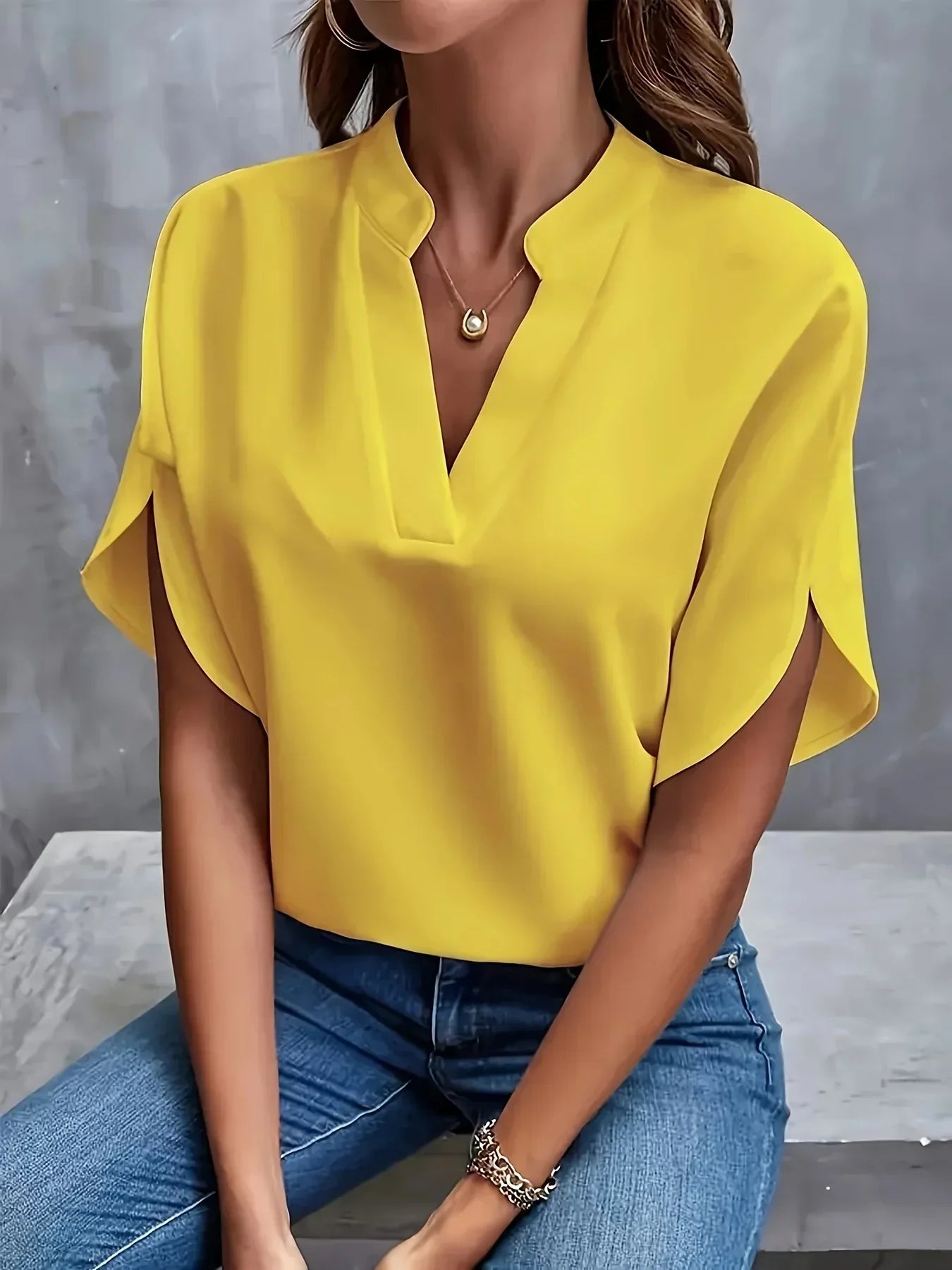 Talia | Sophisticated Blouse with Tailored Design